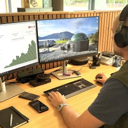 GreenFarm medarbejder laver telefonisk support